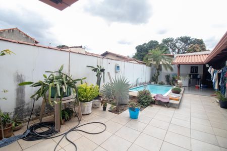 Casa à venda com 520m², 4 quartos e 3 vagas Casa à venda com 520m², 4 quartos e 3 vagasÁrea Externa