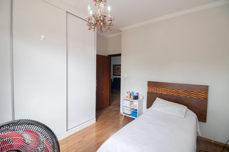 Casa à venda com 520m², 4 quartos e 3 vagas Casa à venda com 520m², 4 quartos e 3 vagasQuarto 1