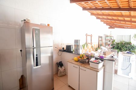 Casa à venda com 520m², 4 quartos e 3 vagas Casa à venda com 520m², 4 quartos e 3 vagasCozinha