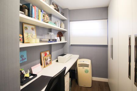 Apartamento para alugar com 128m², 3 quartos e 2 vagas Apartamento para alugar com 128m², 3 quartos e 2 vagasEscritório