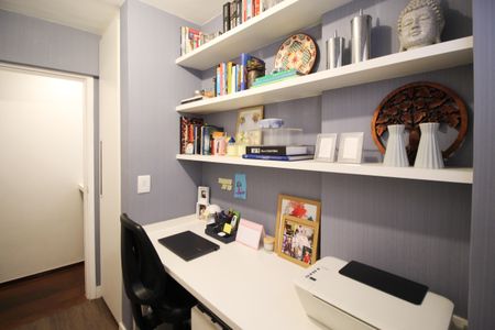 Apartamento para alugar com 128m², 3 quartos e 2 vagas Apartamento para alugar com 128m², 3 quartos e 2 vagasEscritório