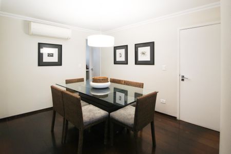 Apartamento para alugar com 128m², 3 quartos e 2 vagas Apartamento para alugar com 128m², 3 quartos e 2 vagasSala