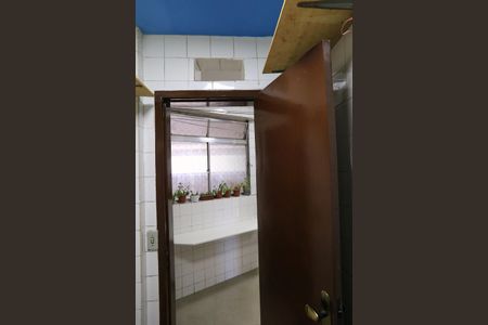 Apartamento à venda com 88m², 2 quartos e sem vaga Apartamento à venda com 88m², 2 quartos e sem vagaBanheiro de serviço