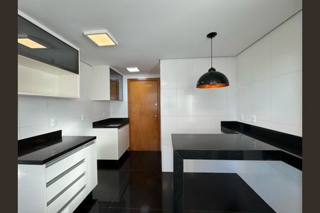 Apartamento à venda com 111m², 4 quartos e 2 vagas Apartamento à venda com 111m², 4 quartos e 2 vagasCozinha