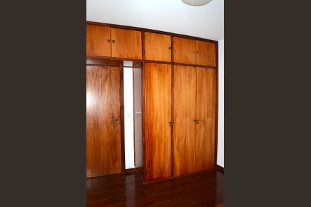 Apartamento à venda com 110m², 3 quartos e 2 vagasQuarto 1 - Armários