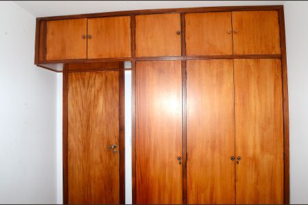 Apartamento à venda com 110m², 3 quartos e 2 vagasQuarto 1 - Armários