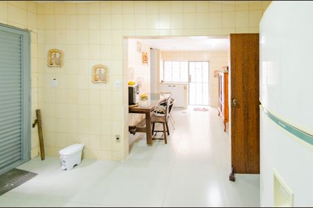 Casa à venda com 337m², 5 quartos e 3 vagas Casa à venda com 337m², 5 quartos e 3 vagasCozinha