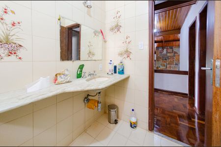 Casa à venda com 337m², 5 quartos e 3 vagas Casa à venda com 337m², 5 quartos e 3 vagasBanheiro social