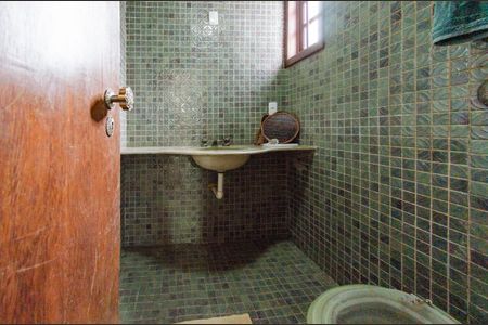 Casa à venda com 337m², 5 quartos e 3 vagas Casa à venda com 337m², 5 quartos e 3 vagasLavabo