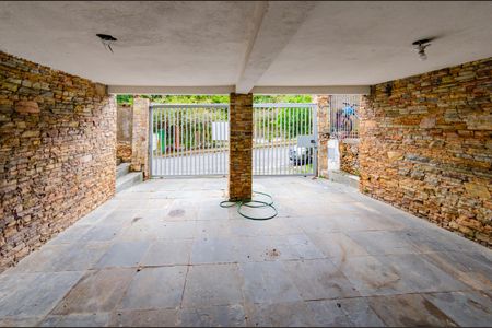 Casa à venda com 337m², 5 quartos e 3 vagas Casa à venda com 337m², 5 quartos e 3 vagasGaragem