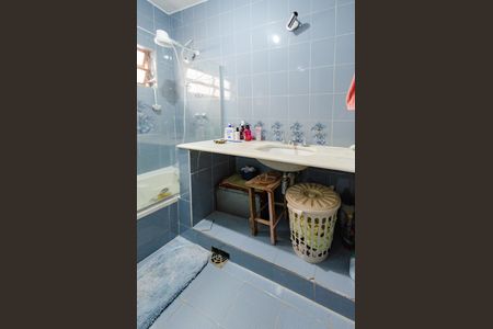 Casa à venda com 337m², 5 quartos e 3 vagas Casa à venda com 337m², 5 quartos e 3 vagasBanheiro suíte