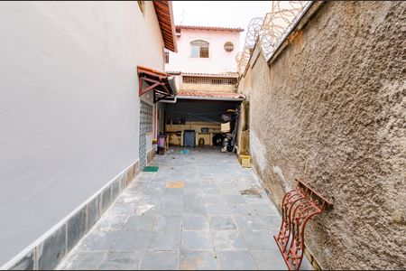 Casa à venda com 337m², 5 quartos e 3 vagas Casa à venda com 337m², 5 quartos e 3 vagasÁrea de serviço