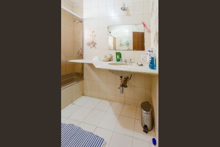 Casa à venda com 337m², 5 quartos e 3 vagas Casa à venda com 337m², 5 quartos e 3 vagasBanheiro social