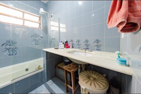 Casa à venda com 337m², 5 quartos e 3 vagas Casa à venda com 337m², 5 quartos e 3 vagasBanheiro suíte