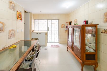 Casa à venda com 337m², 5 quartos e 3 vagas Casa à venda com 337m², 5 quartos e 3 vagasCozinha