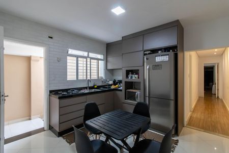 Casa à venda com 200m², 3 quartos e 2 vagas Casa à venda com 200m², 3 quartos e 2 vagasCozinha