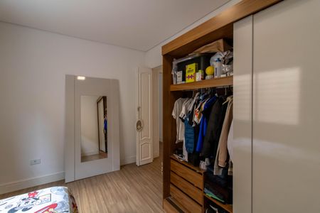 Casa à venda com 200m², 3 quartos e 2 vagas Casa à venda com 200m², 3 quartos e 2 vagasQuarto