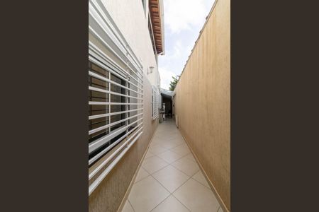 Casa à venda com 200m², 3 quartos e 2 vagas Casa à venda com 200m², 3 quartos e 2 vagasCorredor