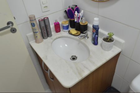 Apartamento à venda com 48m², 2 quartos e 1 vaga Apartamento à venda com 48m², 2 quartos e 1 vagaBanheiro