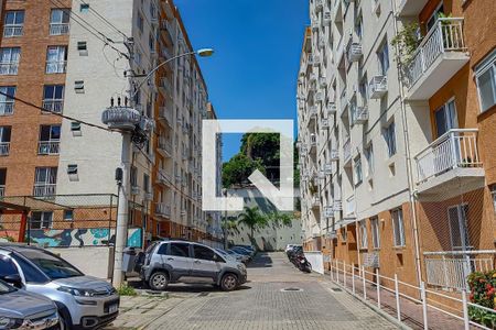 Apartamento à venda com 48m², 2 quartos e 1 vaga Apartamento à venda com 48m², 2 quartos e 1 vagaFachada