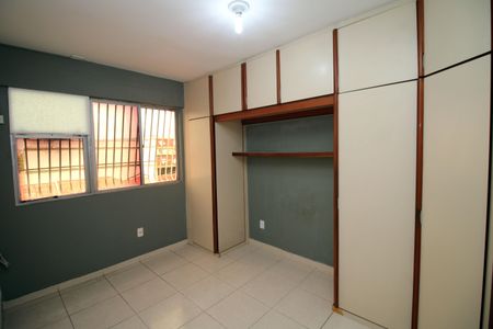 Quarto 1 de apartamento para alugar com 2 quartos, 51m² em Olaria, Rio de Janeiro