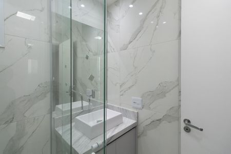 Apartamento à venda com 63m², 2 quartos e 1 vaga Apartamento à venda com 63m², 2 quartos e 1 vagaBanheiro Social