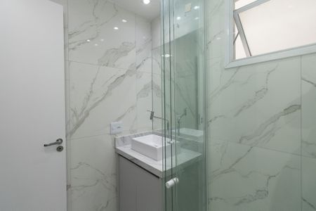 Apartamento à venda com 63m², 2 quartos e 1 vaga Apartamento à venda com 63m², 2 quartos e 1 vagaBanheiro da Suíte