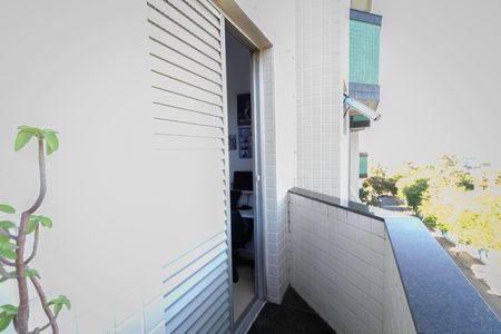 Apartamento à venda com 135m², 4 quartos e 3 vagasVaranda do quarto 3