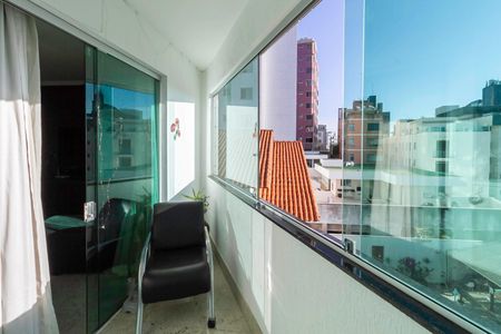 Apartamento à venda com 135m², 4 quartos e 3 vagasVaranda da sala