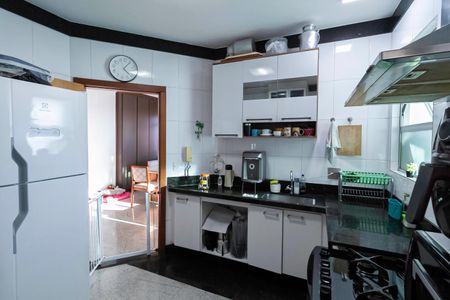 Apartamento à venda com 135m², 4 quartos e 3 vagasCozinha