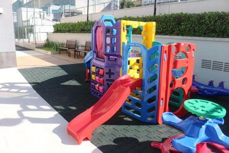 Apartamento à venda com 73m², 2 quartos e 2 vagasÁrea comum - Playground