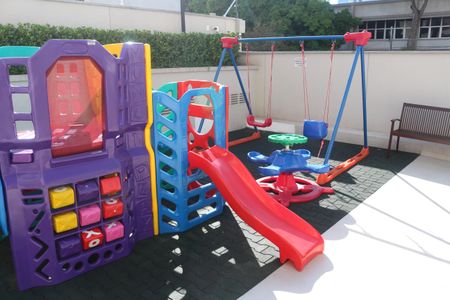 Apartamento à venda com 73m², 2 quartos e 2 vagasÁrea comum - Playground
