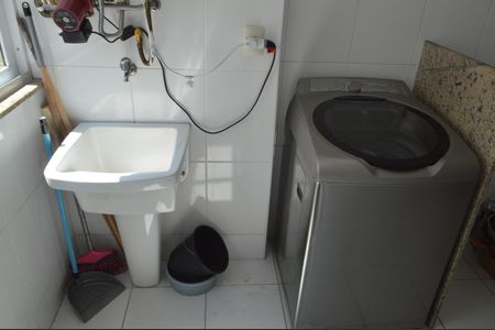 Apartamento à venda com 244m², 4 quartos e 2 vagas Apartamento à venda com 244m², 4 quartos e 2 vagasÁrea de Serviço