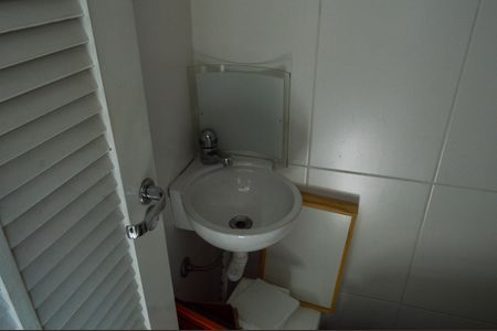 Apartamento à venda com 244m², 4 quartos e 2 vagas Apartamento à venda com 244m², 4 quartos e 2 vagasBanheiro de Serviço