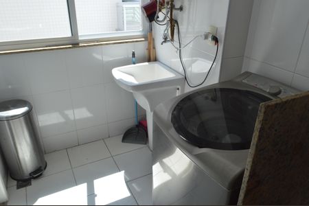 Apartamento à venda com 244m², 4 quartos e 2 vagas Apartamento à venda com 244m², 4 quartos e 2 vagasÁrea de Serviço