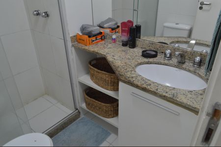 Apartamento à venda com 244m², 4 quartos e 2 vagas Apartamento à venda com 244m², 4 quartos e 2 vagasBanheiro 1