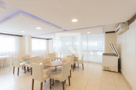 Apartamento à venda com 244m², 4 quartos e 2 vagas Apartamento à venda com 244m², 4 quartos e 2 vagasÁrea comum - Salão de festas