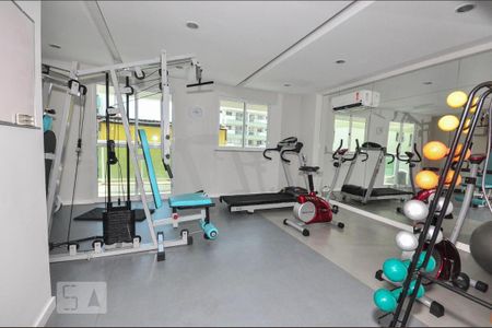 Apartamento à venda com 244m², 4 quartos e 2 vagas Apartamento à venda com 244m², 4 quartos e 2 vagasÁrea comum - Academia