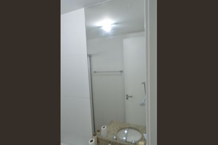 Apartamento à venda com 244m², 4 quartos e 2 vagas Apartamento à venda com 244m², 4 quartos e 2 vagasBanheiro da Suíte 1