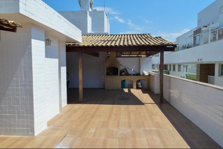 Apartamento à venda com 244m², 4 quartos e 2 vagas Apartamento à venda com 244m², 4 quartos e 2 vagasTerraço