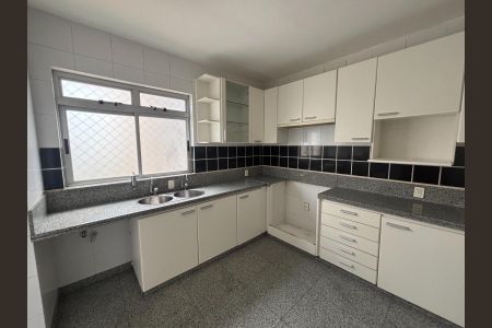 Apartamento à venda com 140m², 4 quartos e 3 vagas