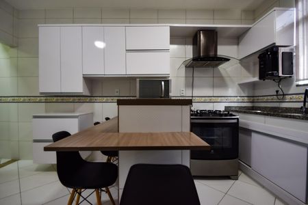 Casa de condomínio para alugar com 240m², 3 quartos e 1 vaga Casa de condomínio para alugar com 240m², 3 quartos e 1 vagaCozinha