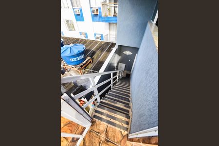 Casa de condomínio para alugar com 240m², 3 quartos e 1 vaga Casa de condomínio para alugar com 240m², 3 quartos e 1 vagaEscada de Acesso ao Terraço