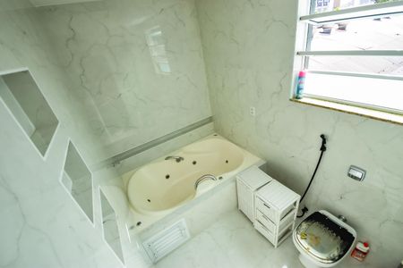 Casa de condomínio para alugar com 240m², 3 quartos e 1 vaga Casa de condomínio para alugar com 240m², 3 quartos e 1 vagaBanheiro Suíte