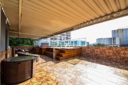 Casa de condomínio para alugar com 240m², 3 quartos e 1 vaga Casa de condomínio para alugar com 240m², 3 quartos e 1 vagaTerraço