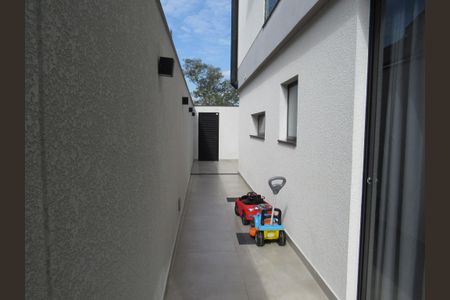 Casa à venda com 130m², 3 quartos e 4 vagasQuintal