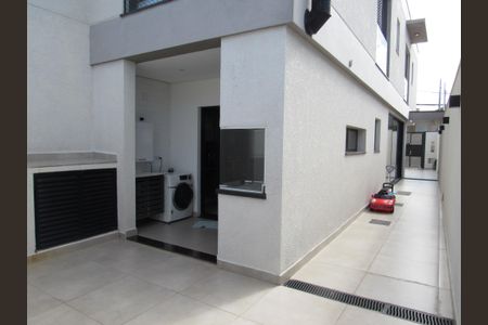 Casa à venda com 130m², 3 quartos e 4 vagasQuintal