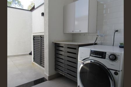 Casa à venda com 130m², 3 quartos e 4 vagasÁrea de Serviço