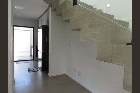 Casa à venda com 130m², 3 quartos e 4 vagasSala