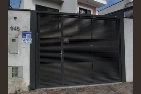 Casa à venda com 130m², 3 quartos e 4 vagasFachada